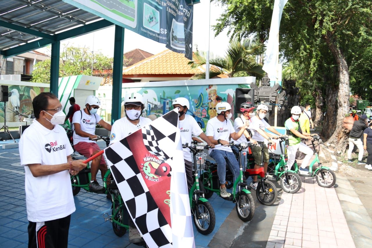 podiumnews.com-Lepas Sepeda Listrik, Koster Sebut Wujud Konkret Bali Energi Bersih 